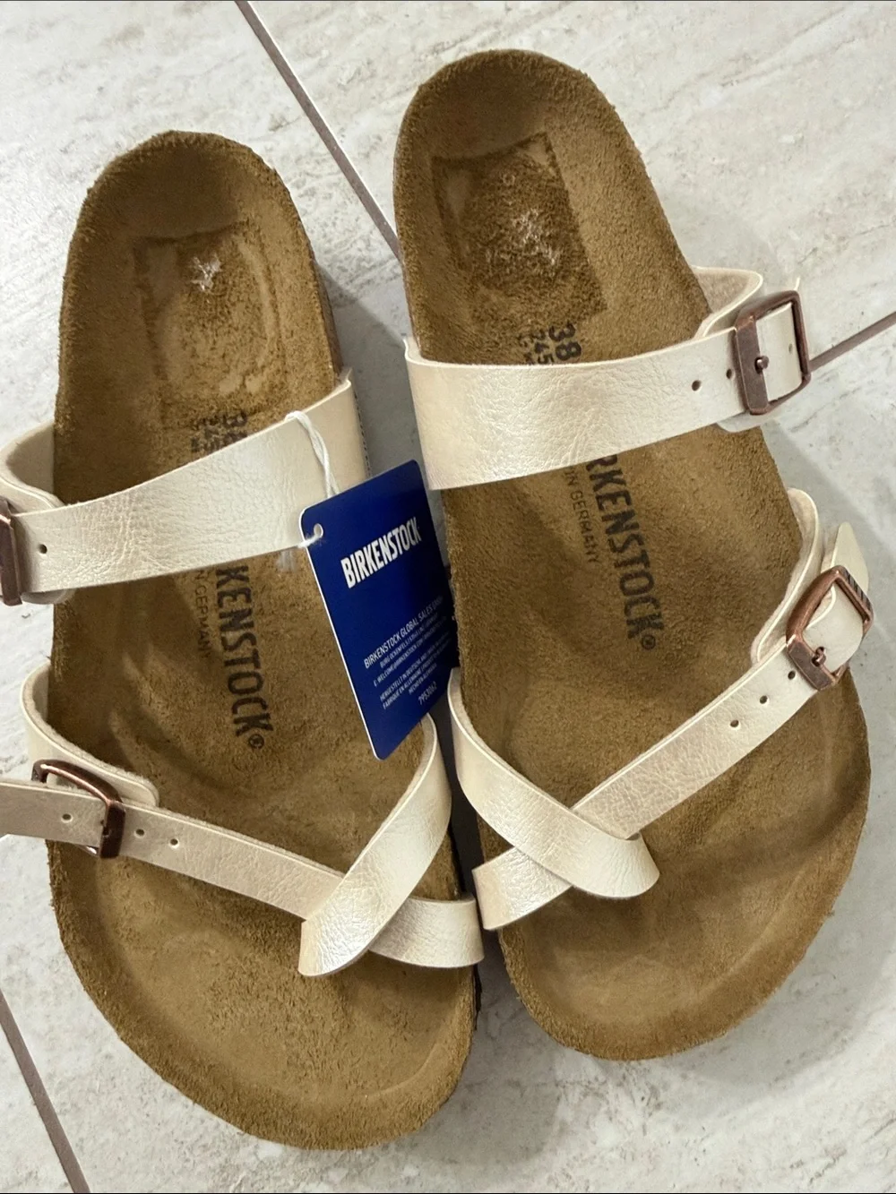Birkenstock Women's Cream double-Strap Sandals with Buckles..nwt .. size 38